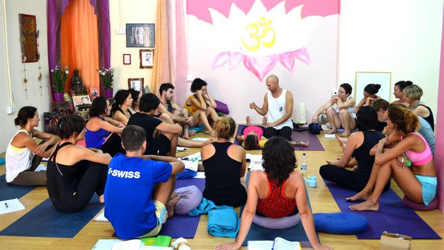 Tao center, Escuela de Yoga - La clase de los chakras